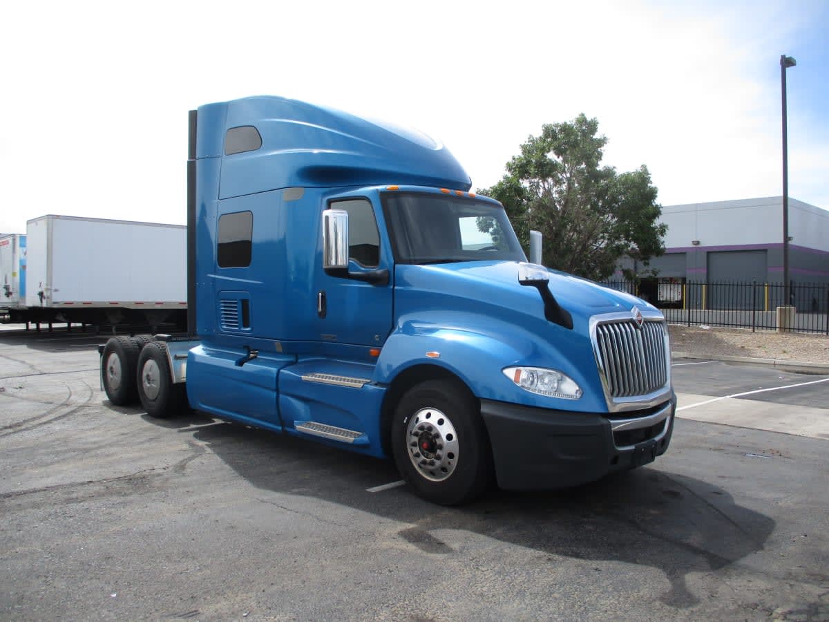 2021 International LT in Commerce City, CO — photo 3