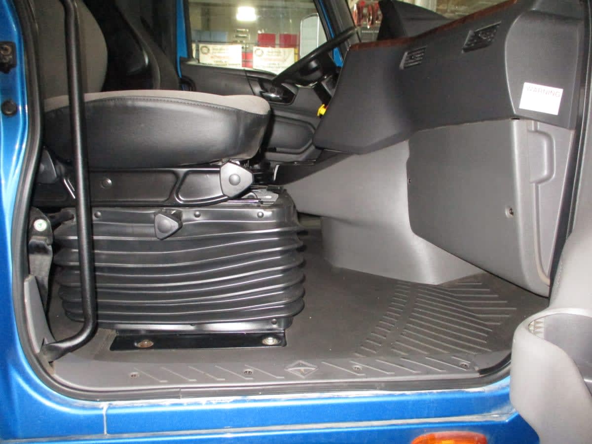 2021 International - image 10