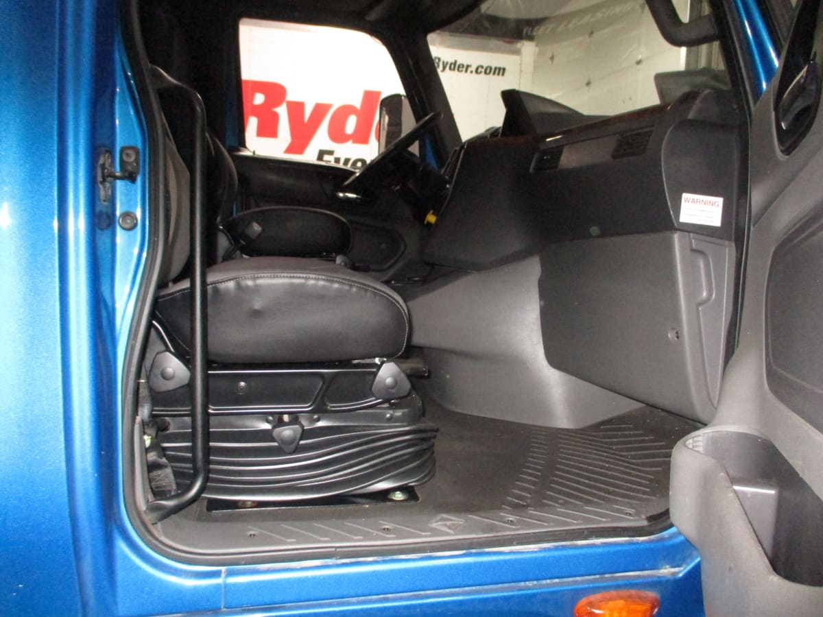 2021 International - image 14