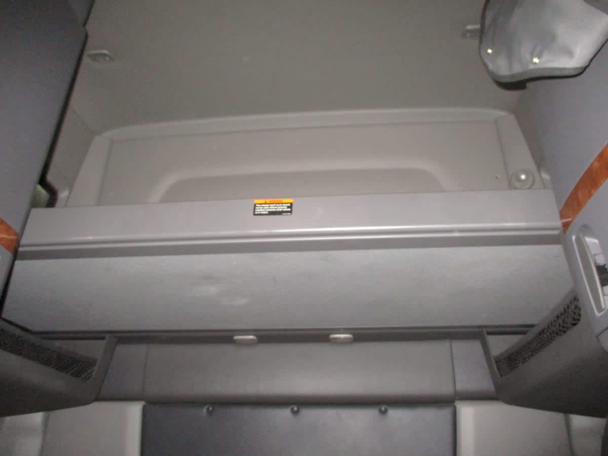 2021 International - image 8