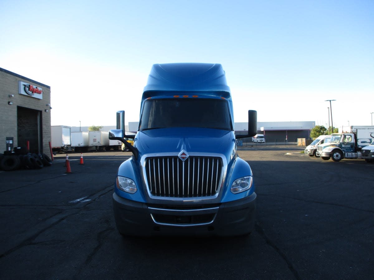 2021 International LT in Commerce City, CO — photo 2