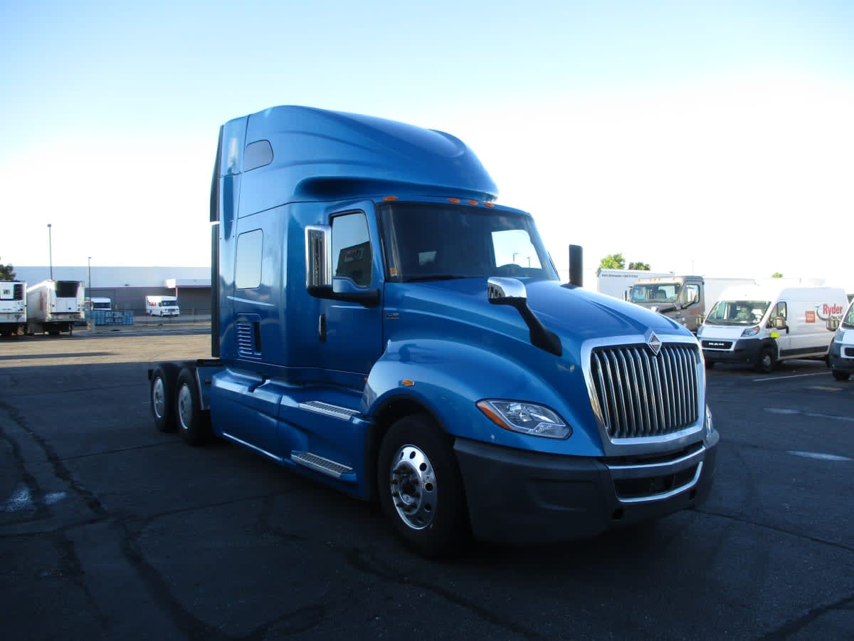 2021 International LT in Commerce City, CO — photo 3