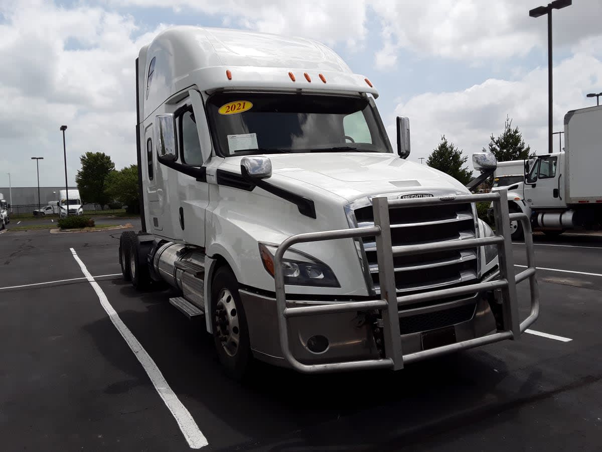 2021 Freightliner Cascadia in Altoona, IA — photo 3