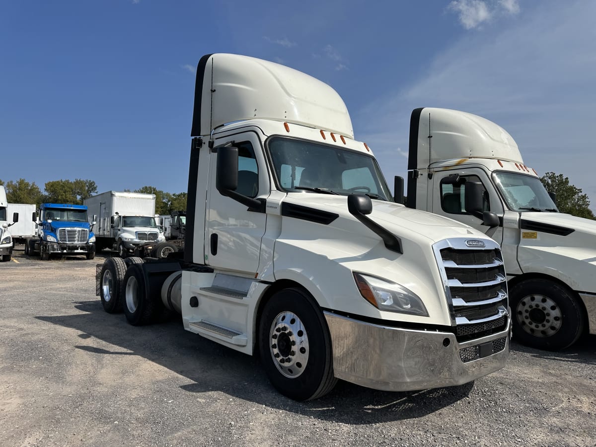2019 Freightliner/Mercedes NEW CASCADIA PX12664 270001