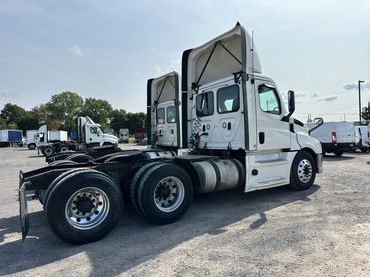 2019 Freightliner/Mercedes NEW CASCADIA PX12664 270001