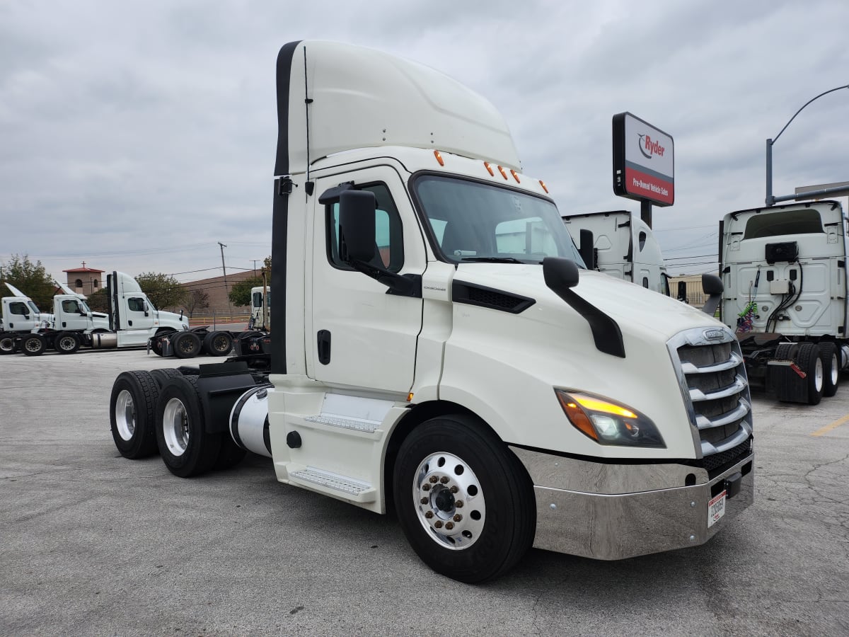 2019 Freightliner/Mercedes NEW CASCADIA 116 270020