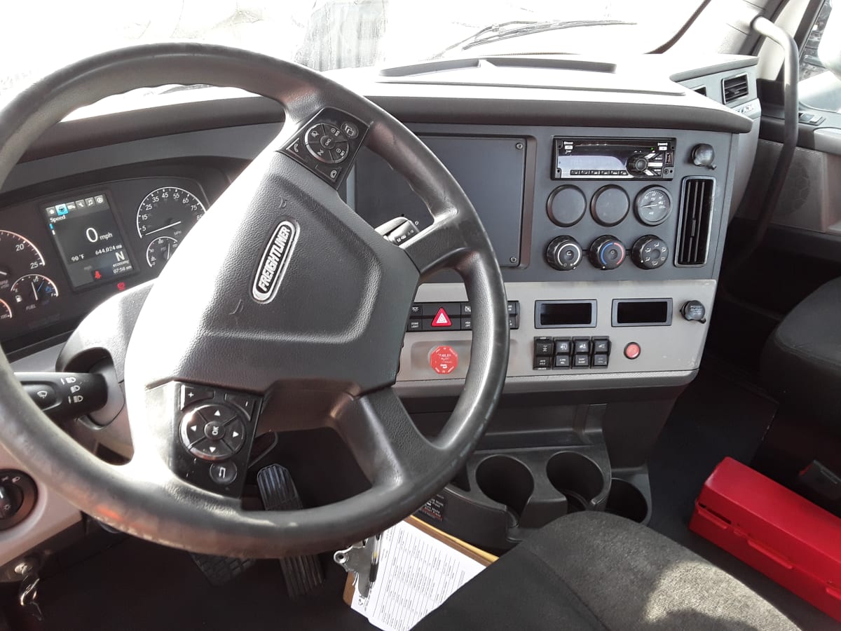 2019 Freightliner/Mercedes NEW CASCADIA 116 270027