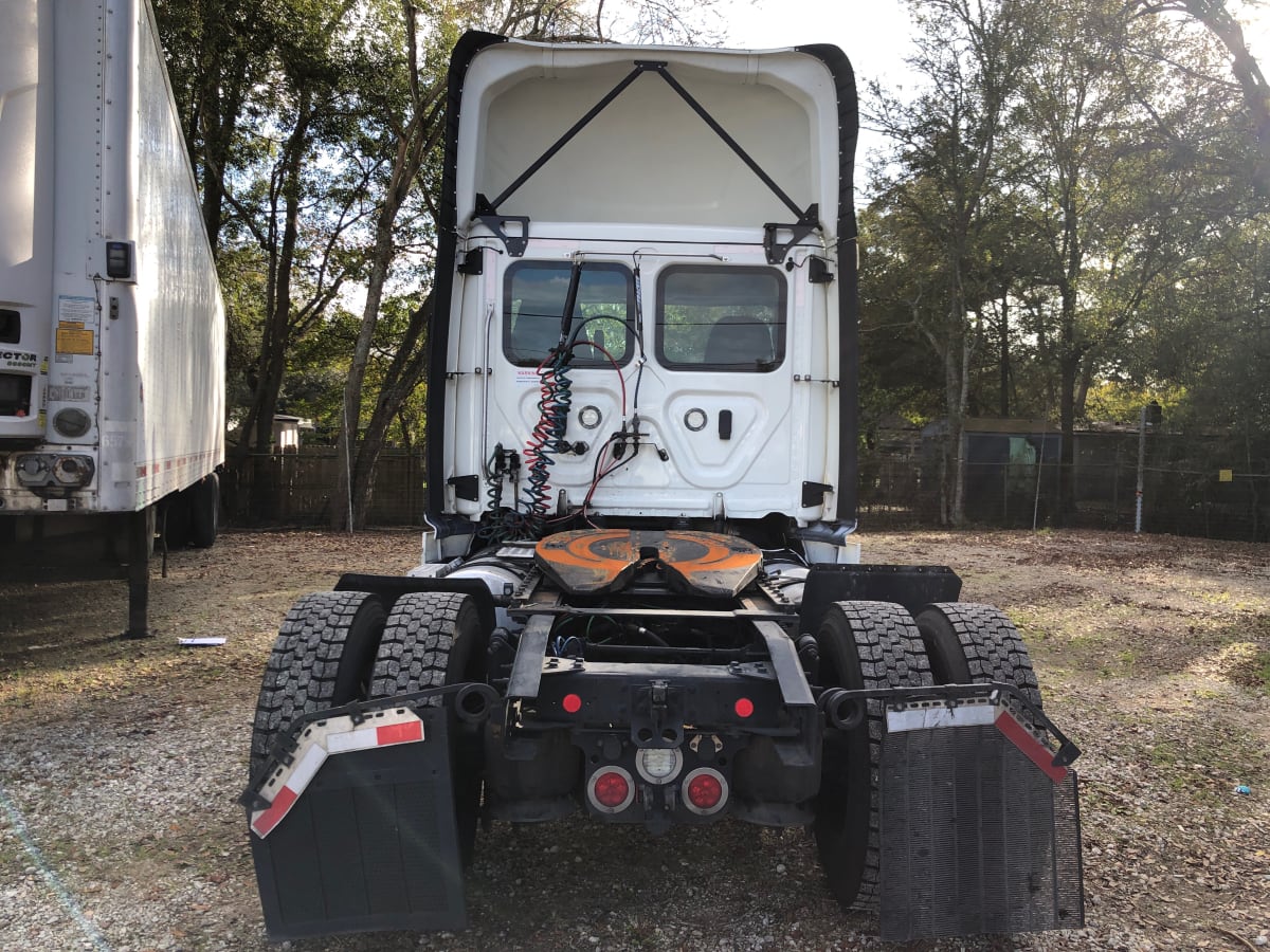 2019 Freightliner/Mercedes NEW CASCADIA 116 270036