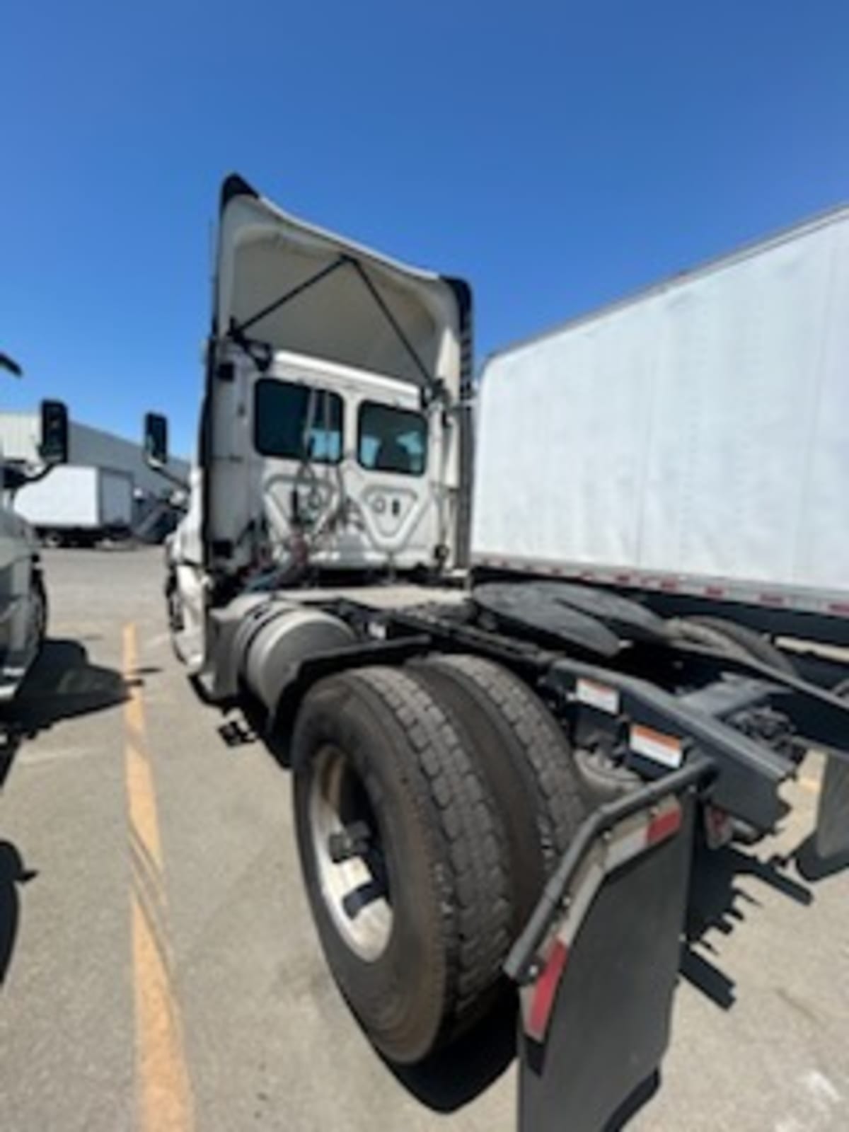 2019 Freightliner/Mercedes NEW CASCADIA 116 270044