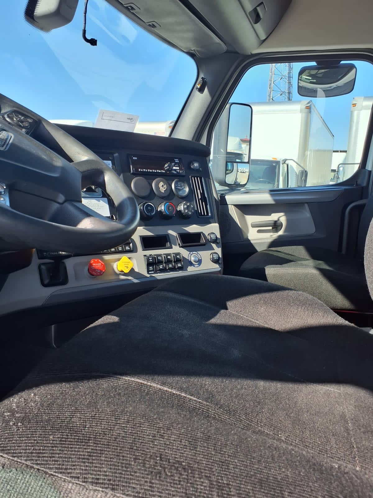 2019 Freightliner - image 7