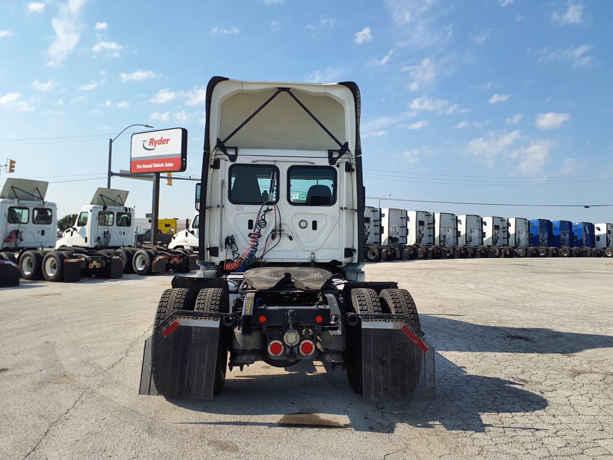 2019 Freightliner/Mercedes NEW CASCADIA 116 270048