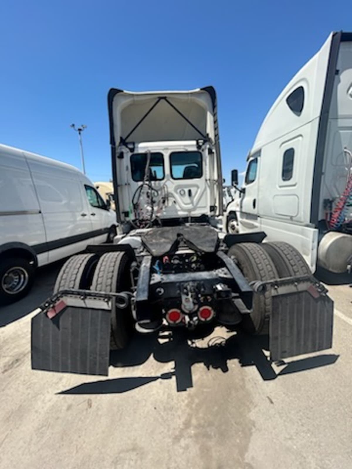 2019 Freightliner/Mercedes NEW CASCADIA 116 270051