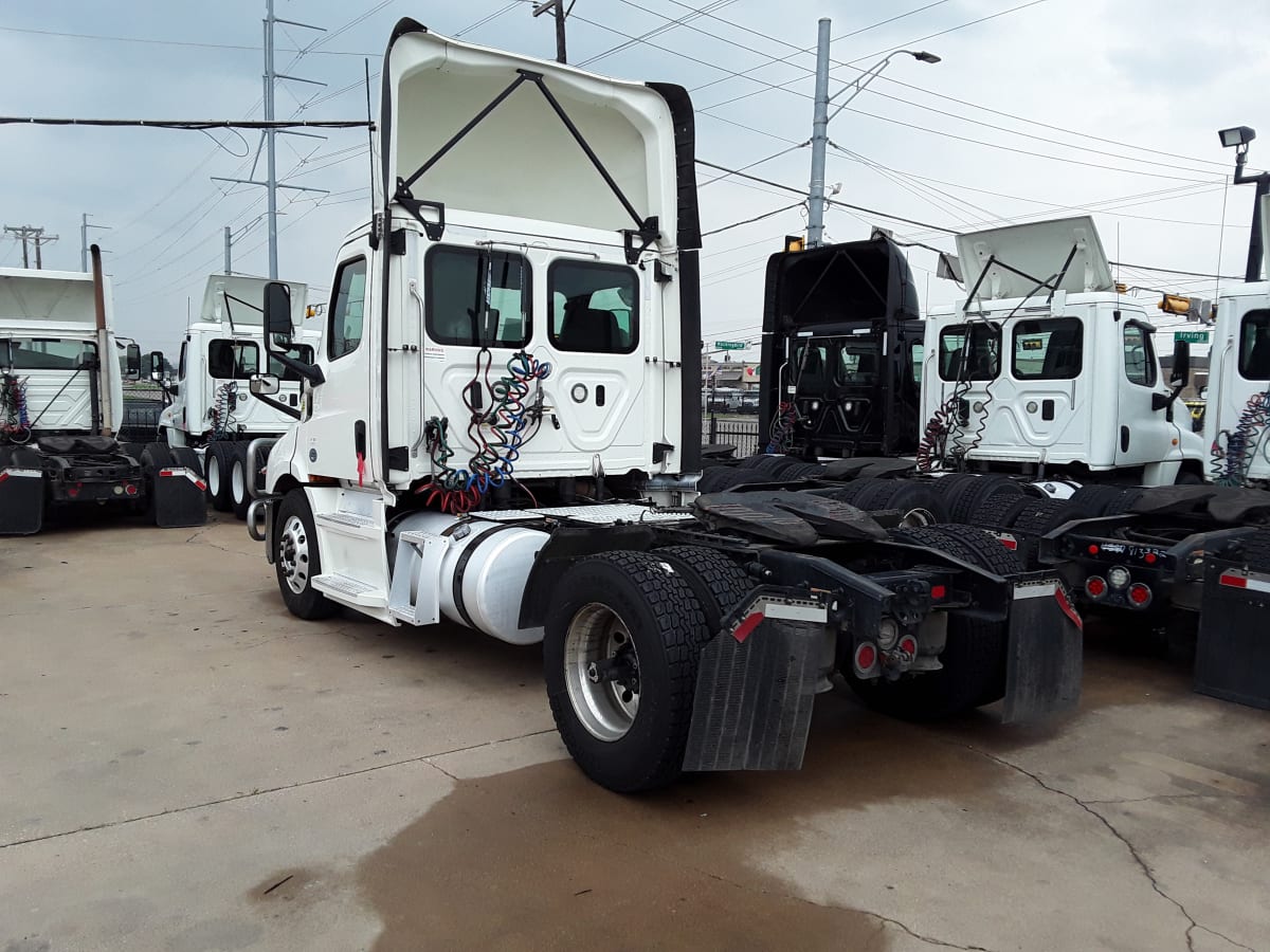 2019 Freightliner/Mercedes NEW CASCADIA 116 270062