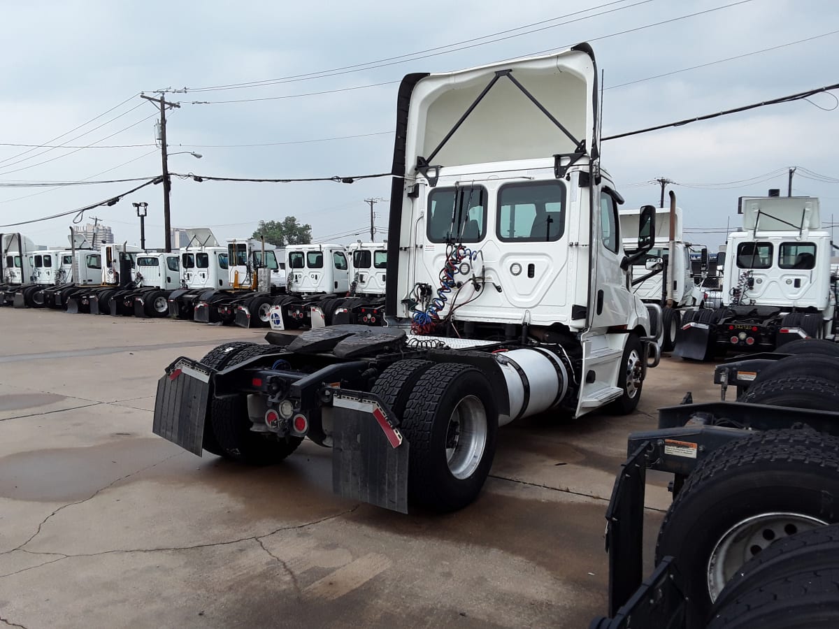 2019 Freightliner/Mercedes NEW CASCADIA 116 270062