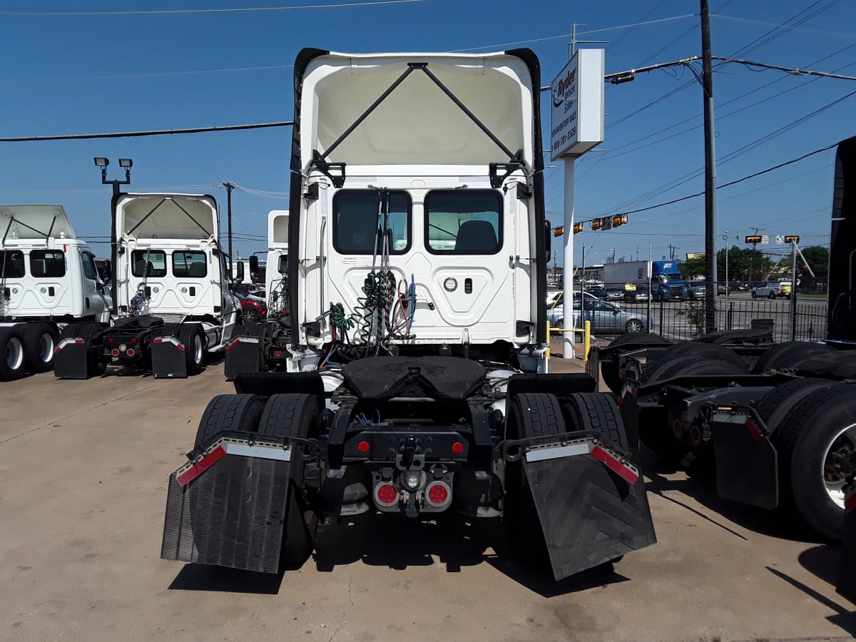 2019 Freightliner/Mercedes NEW CASCADIA 116 270067