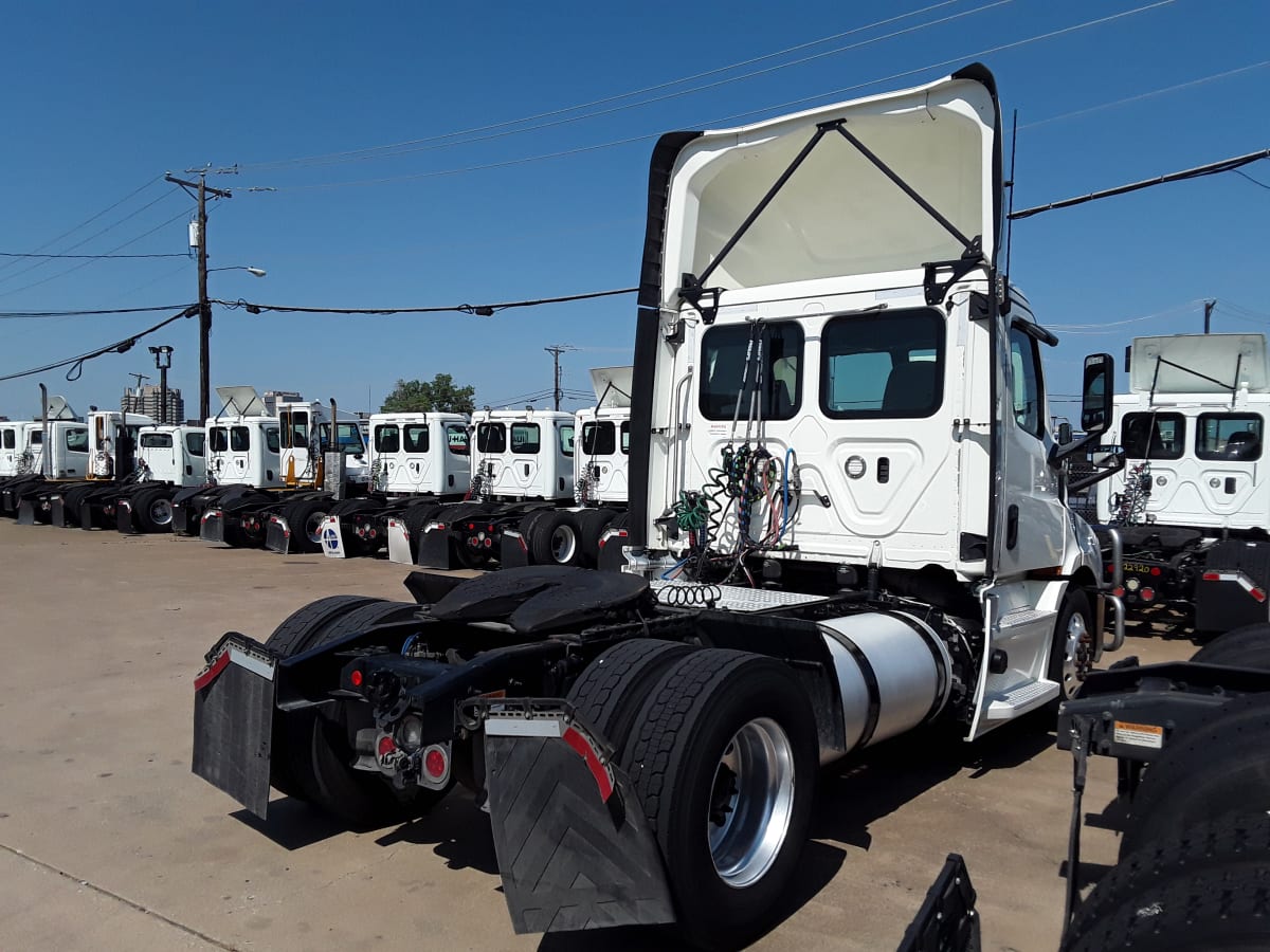 2019 Freightliner/Mercedes NEW CASCADIA 116 270067