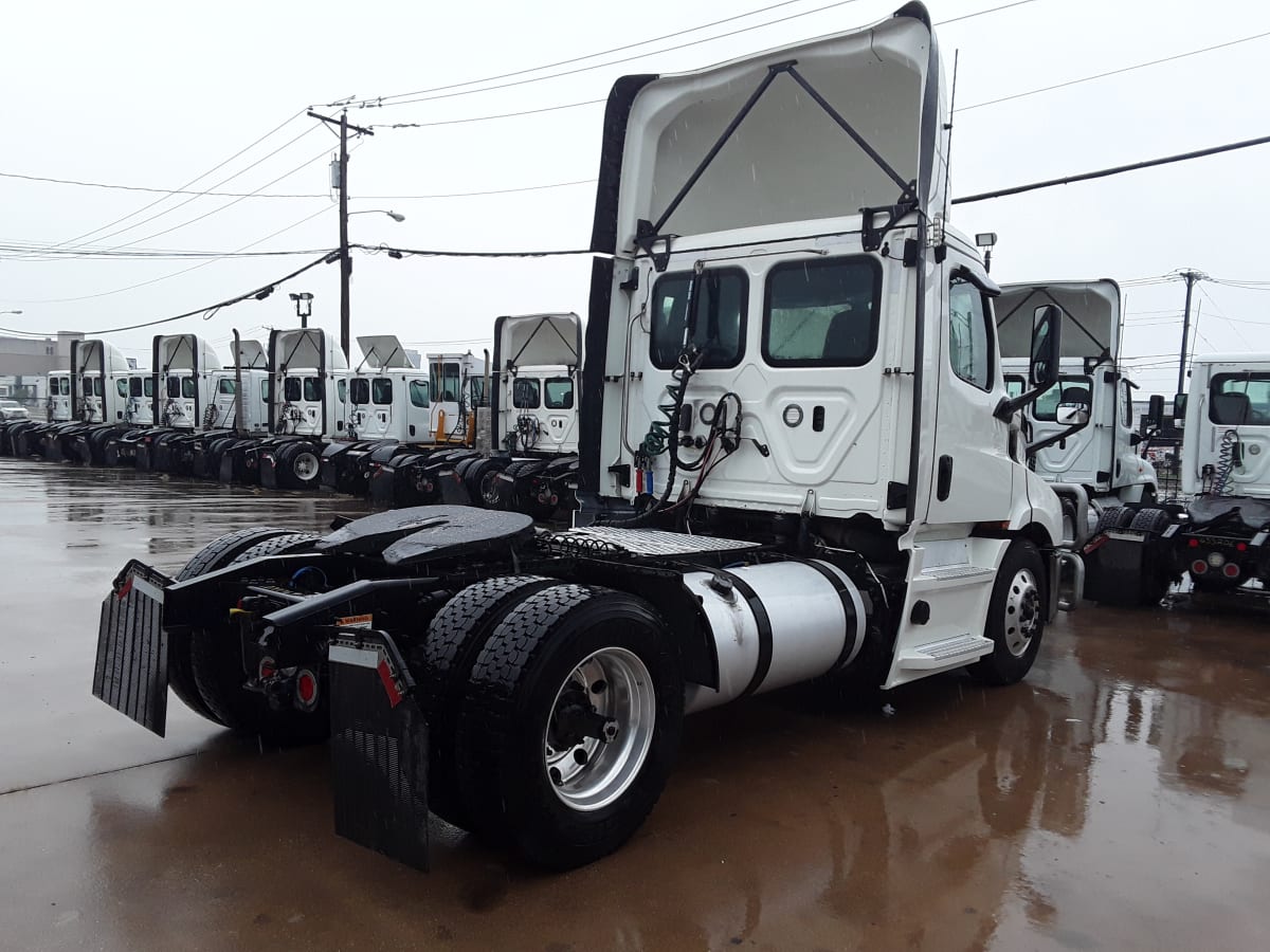 2019 Freightliner/Mercedes NEW CASCADIA 116 270069