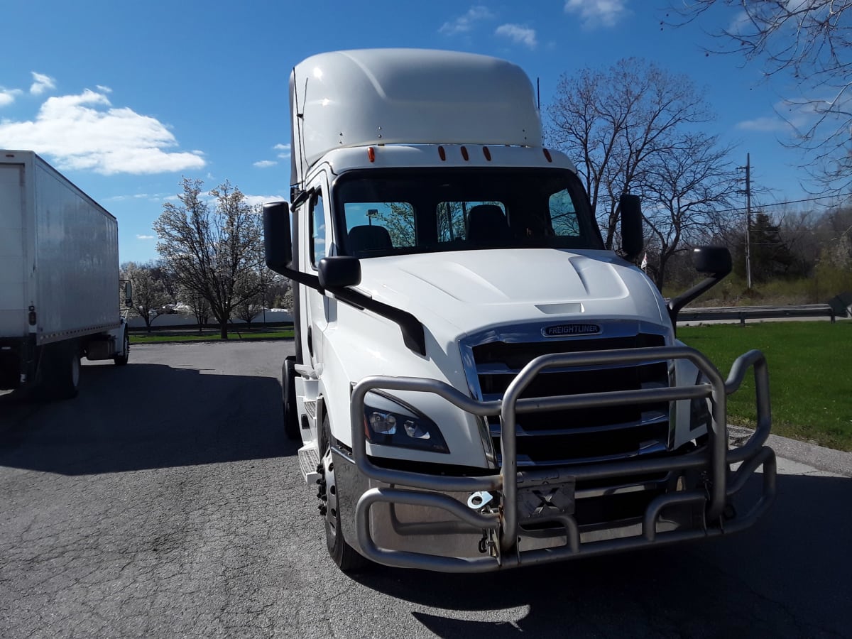 2019 Freightliner/Mercedes NEW CASCADIA 116 270071