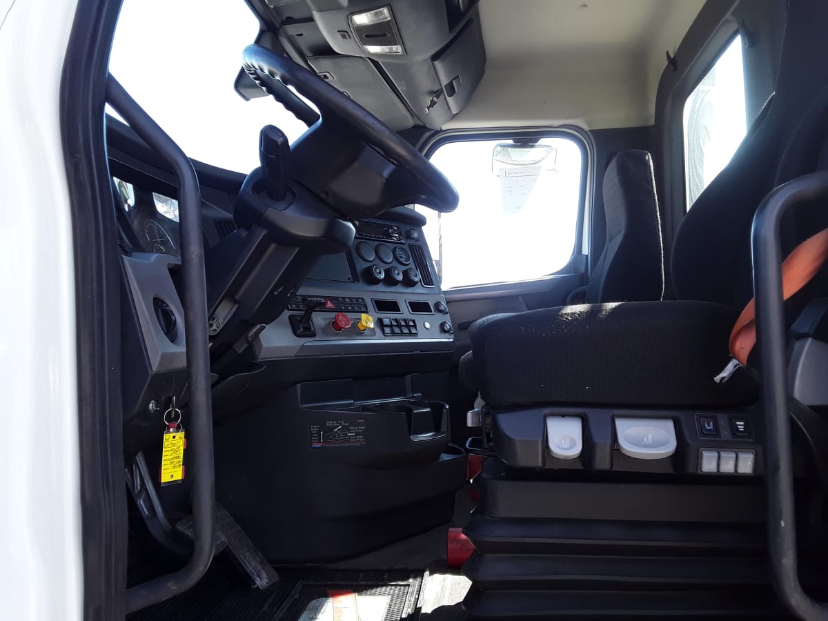 2019 Freightliner/Mercedes NEW CASCADIA 116 270071