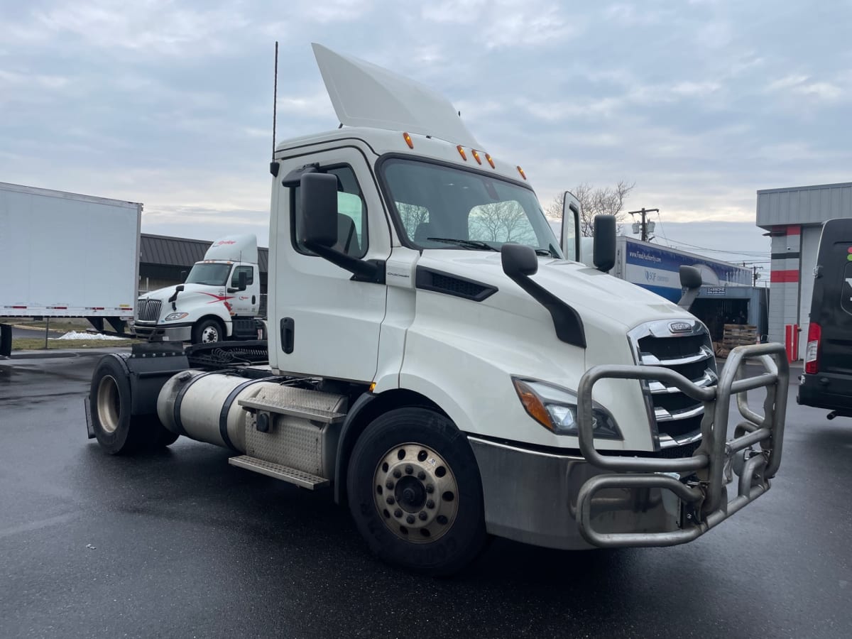 2019 Freightliner/Mercedes NEW CASCADIA 116 270072