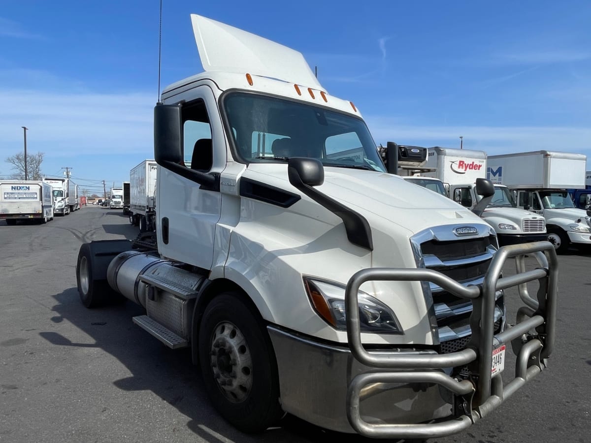 2019 Freightliner/Mercedes NEW CASCADIA 116 270073