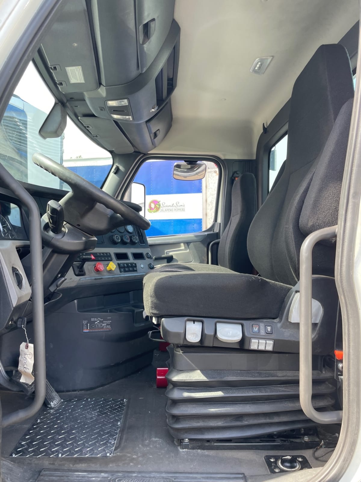 2019 Freightliner/Mercedes NEW CASCADIA 116 270073