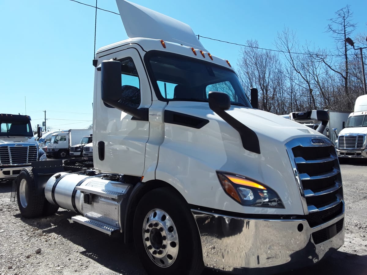 2019 Freightliner/Mercedes NEW CASCADIA 116 270074