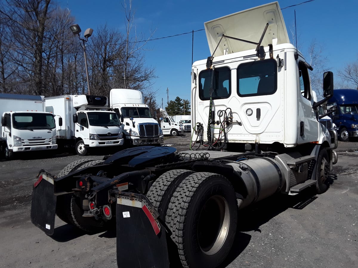 2019 Freightliner/Mercedes NEW CASCADIA 116 270076