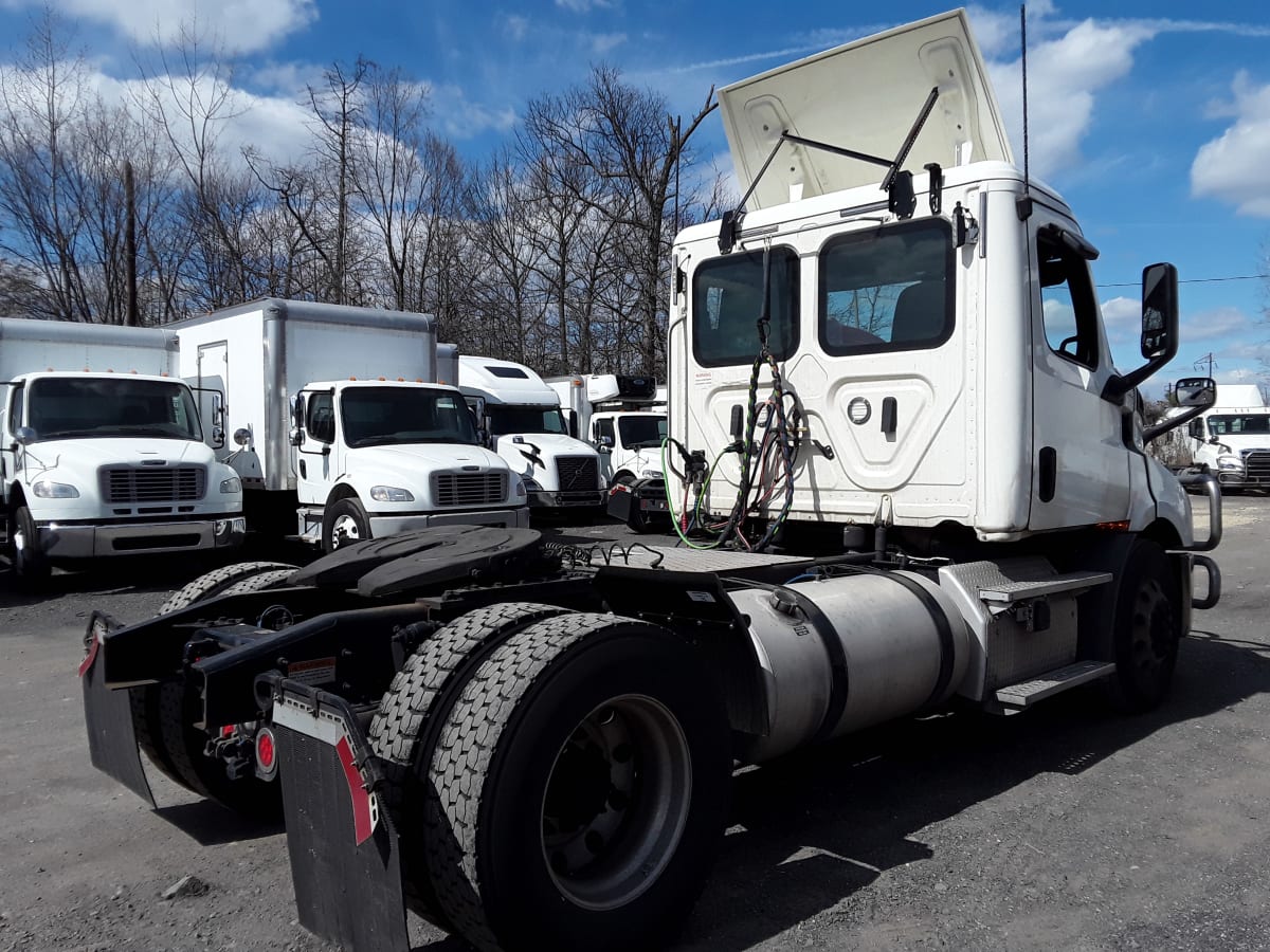 2019 Freightliner/Mercedes NEW CASCADIA 116 270077