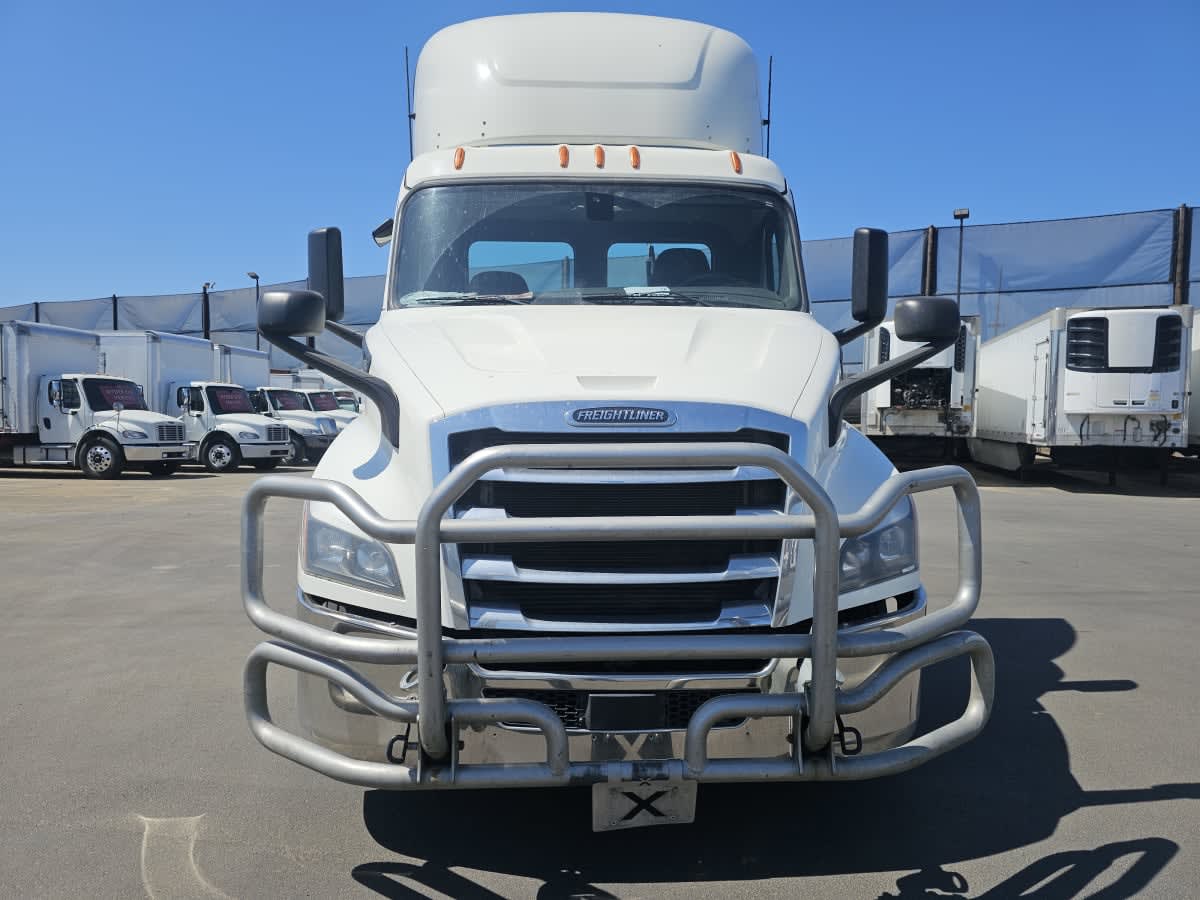 2019 Freightliner NEW CASCADIA 116 270081