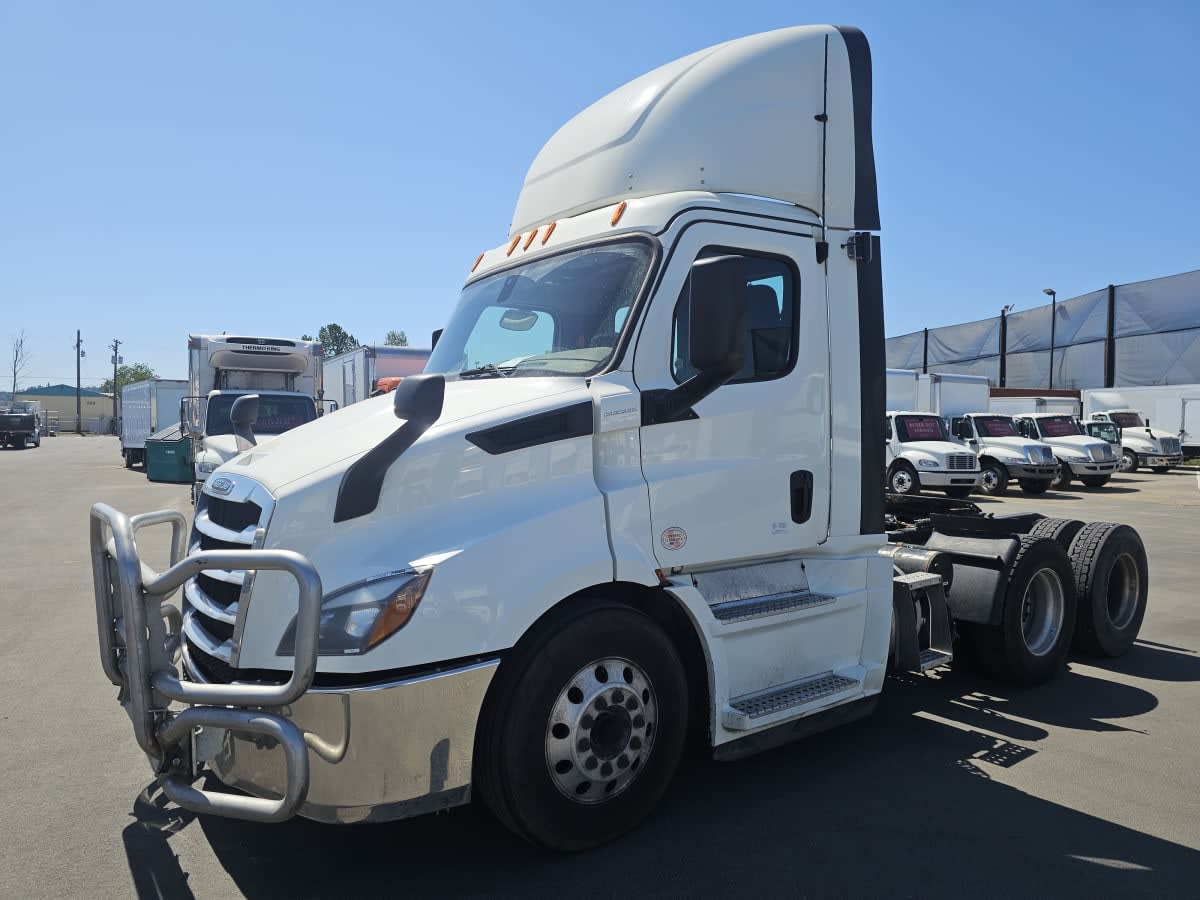 2019 Freightliner NEW CASCADIA 116 270081
