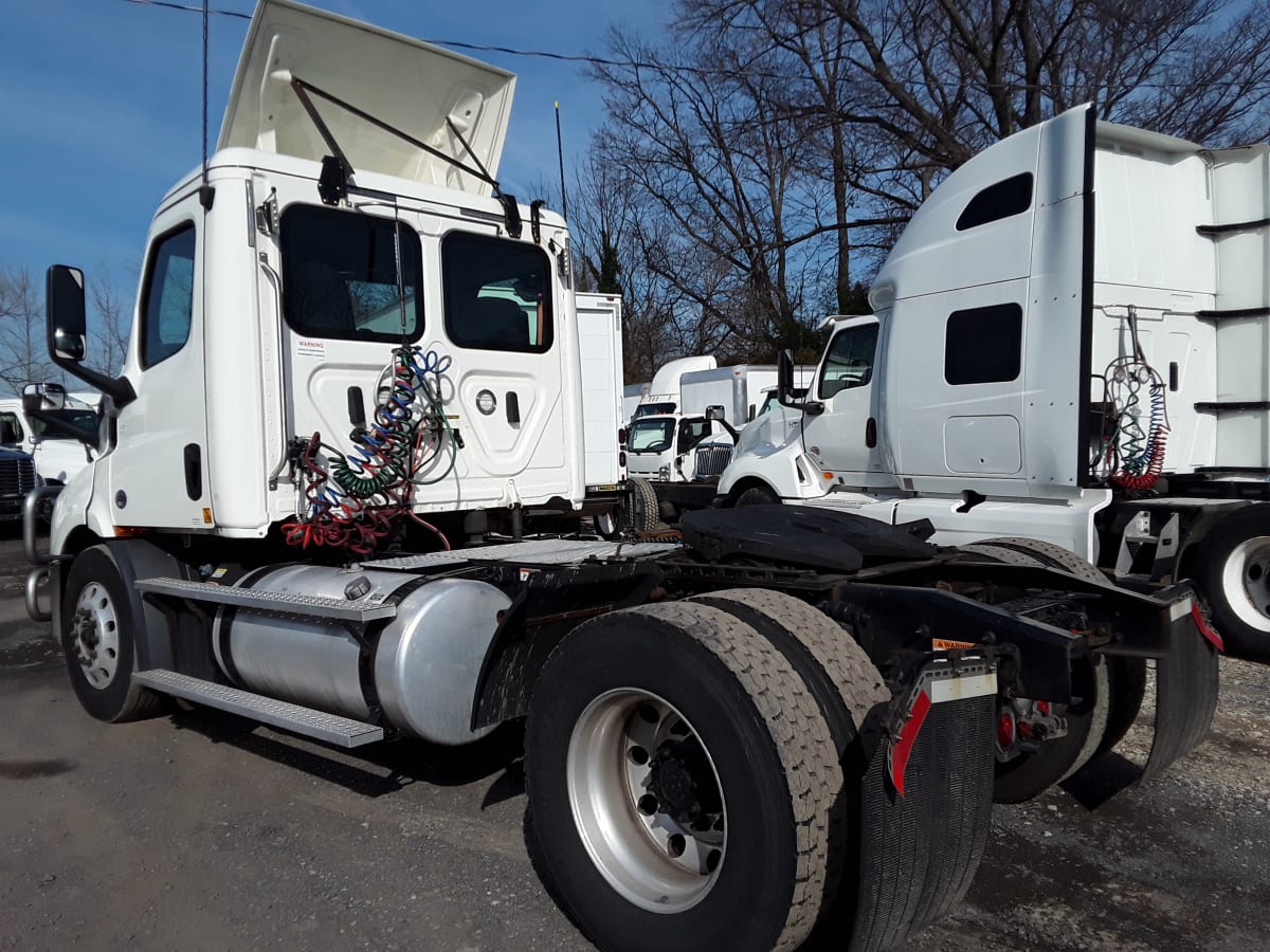 2019 Freightliner/Mercedes NEW CASCADIA 116 270086