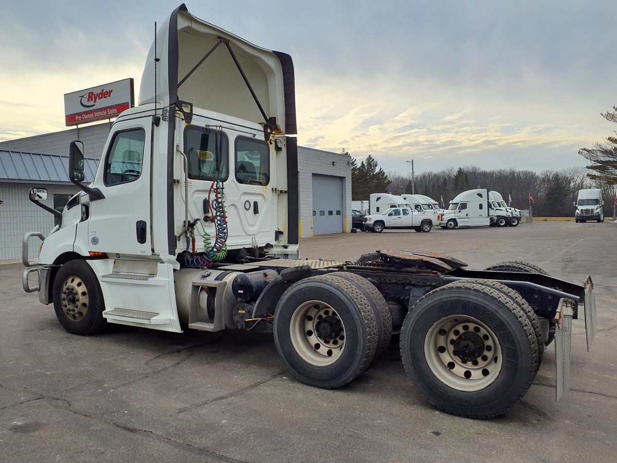 2019 Freightliner/Mercedes NEW CASCADIA 116 270090