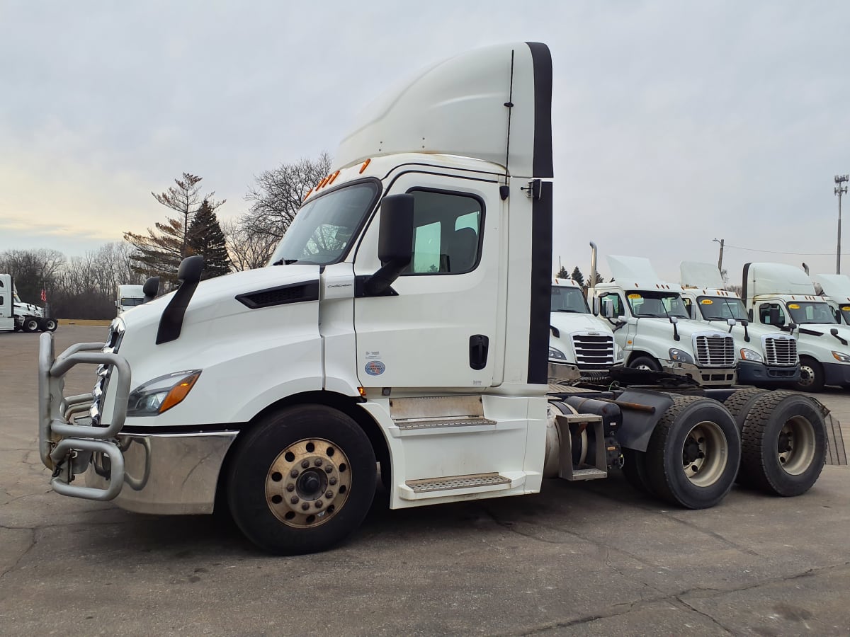 2019 Freightliner/Mercedes NEW CASCADIA 116 270090