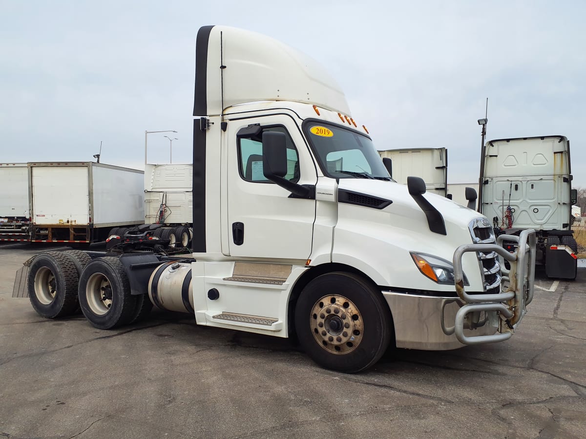 2019 Freightliner/Mercedes NEW CASCADIA 116 270090