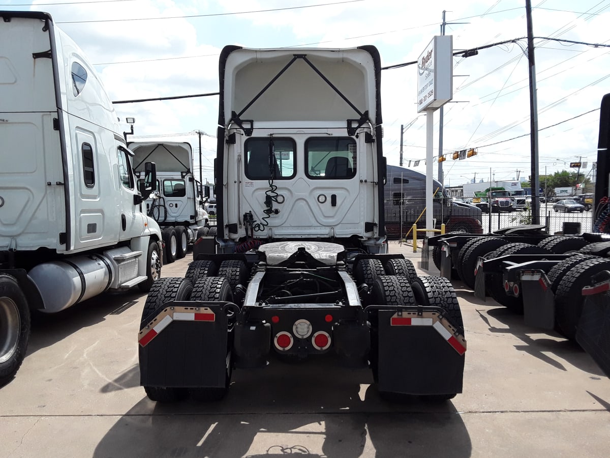 2019 Freightliner/Mercedes NEW CASCADIA 116 270095