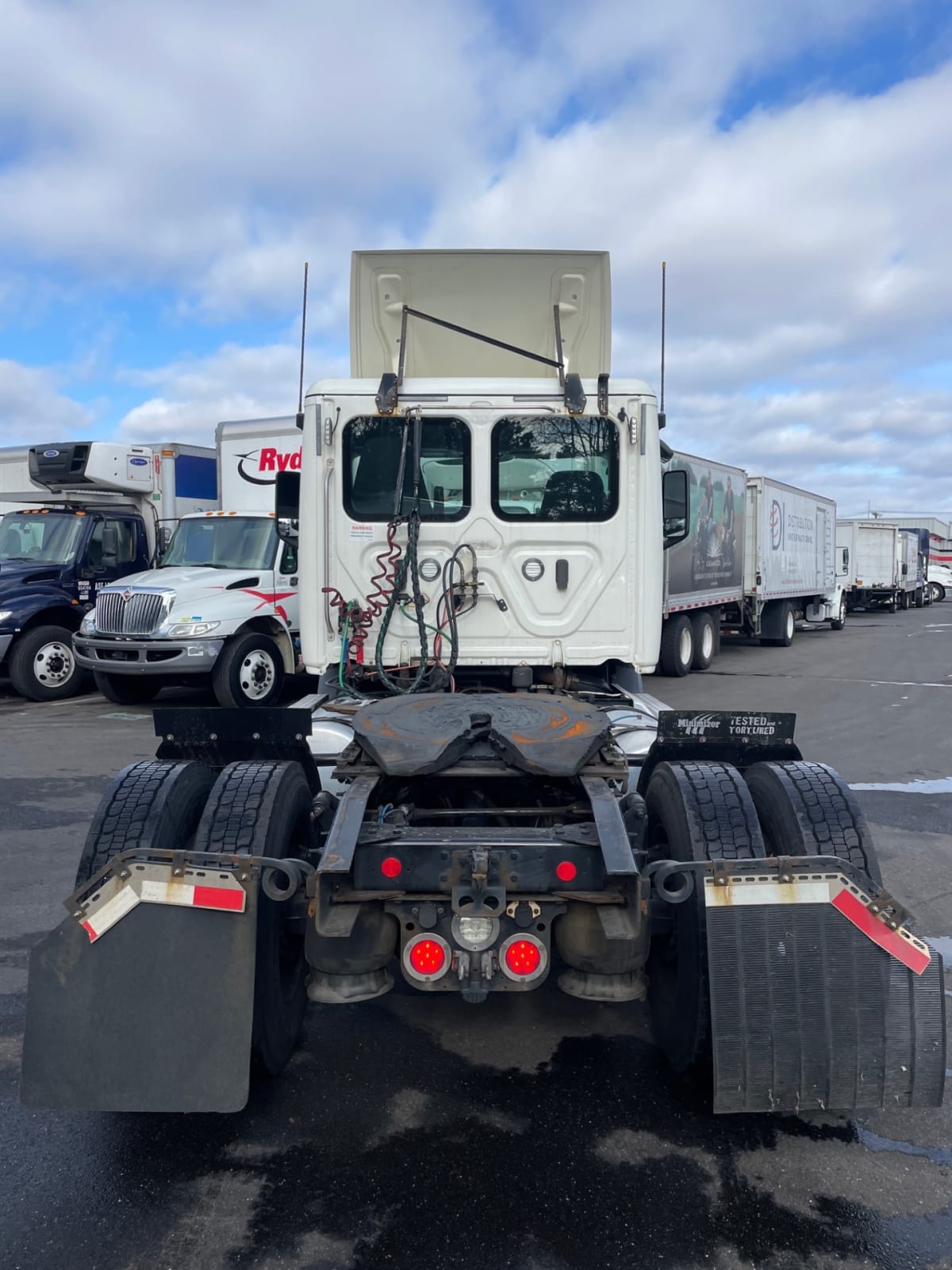 2019 Freightliner/Mercedes NEW CASCADIA 116 270098