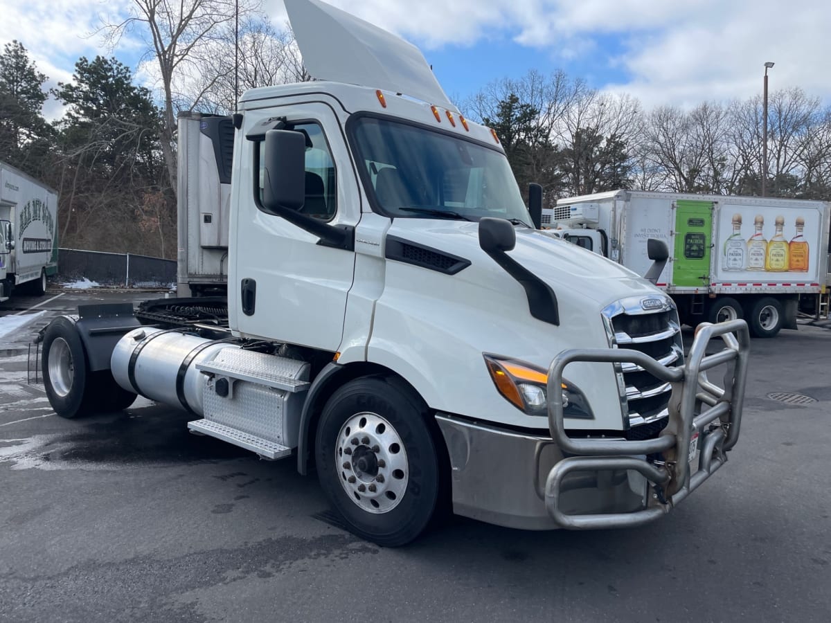 2019 Freightliner/Mercedes NEW CASCADIA 116 270098