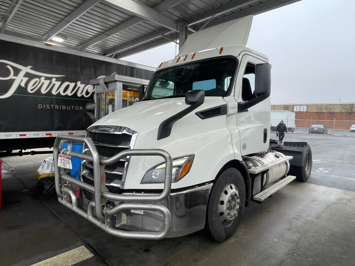 2019 Freightliner/Mercedes NEW CASCADIA 116 270100