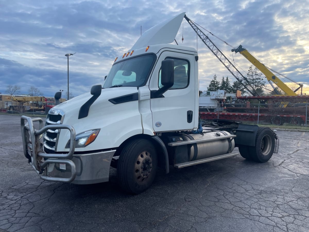 2019 Freightliner/Mercedes NEW CASCADIA 116 270101