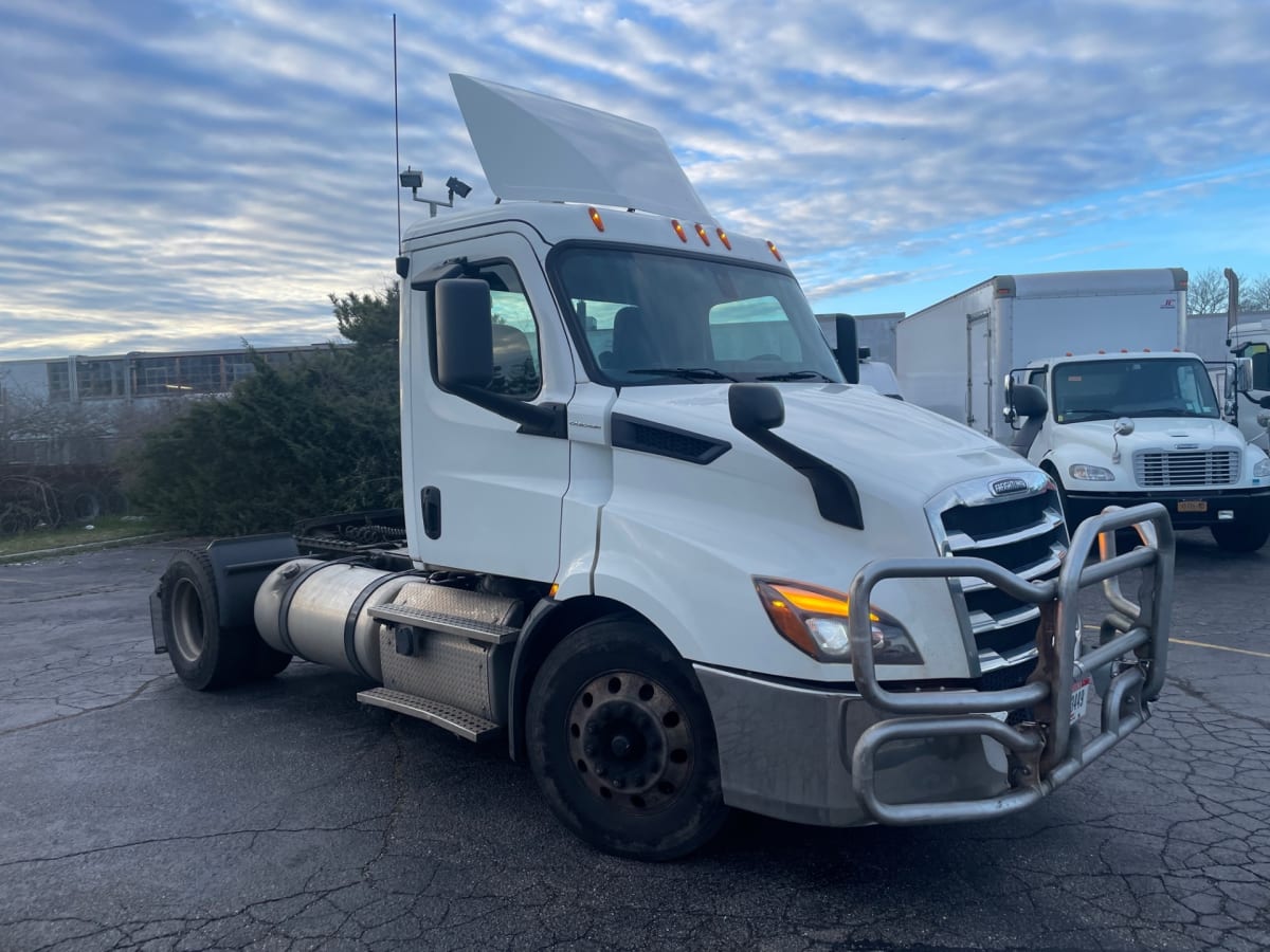 2019 Freightliner/Mercedes NEW CASCADIA 116 270101