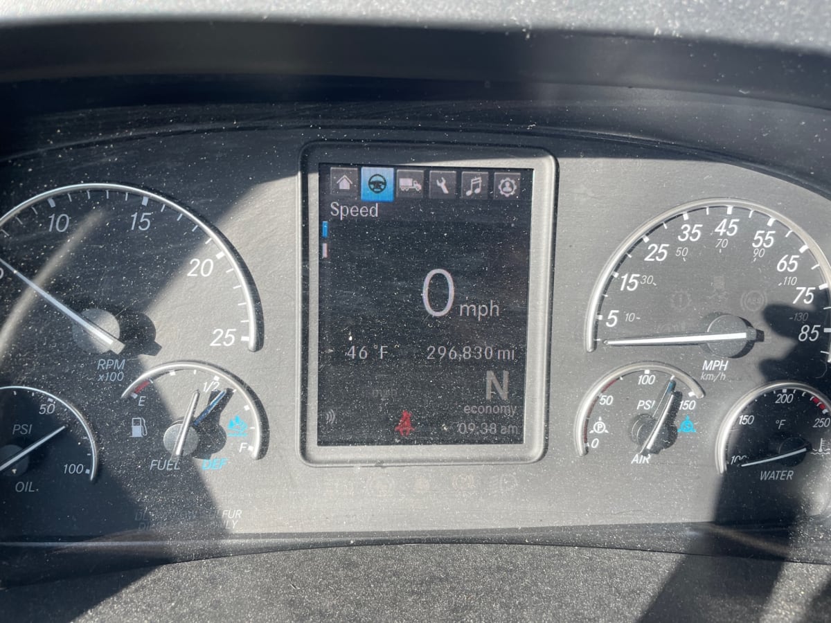 2019 Freightliner/Mercedes NEW CASCADIA 116 270102