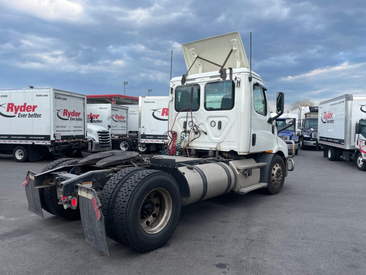 2019 Freightliner/Mercedes NEW CASCADIA 116 270103