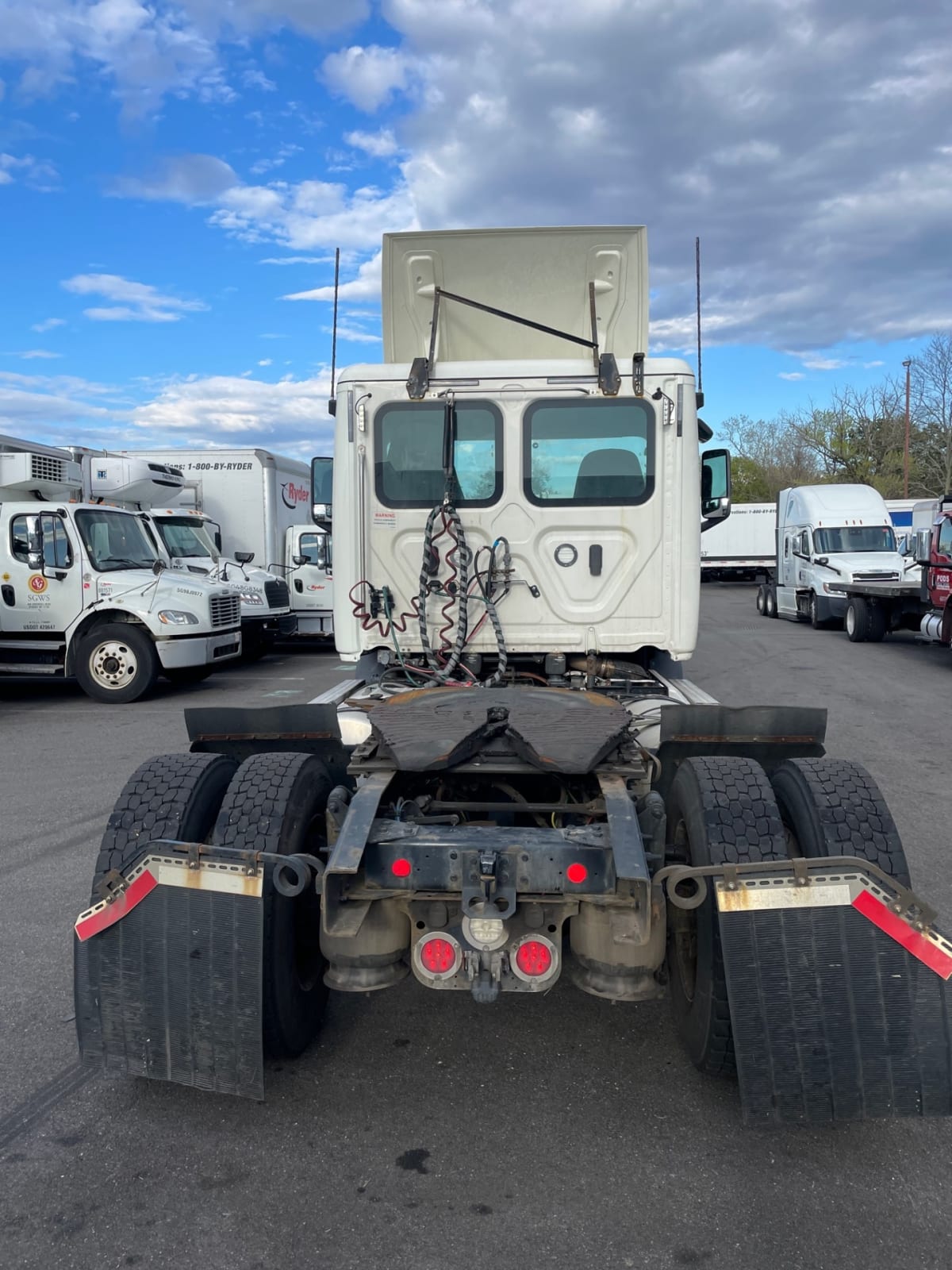 2019 Freightliner/Mercedes NEW CASCADIA 116 270105