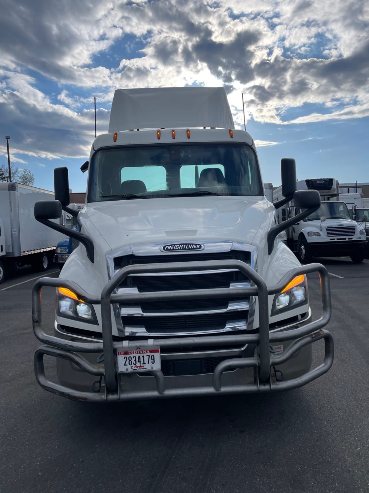 2019 Freightliner/Mercedes NEW CASCADIA 116 270105