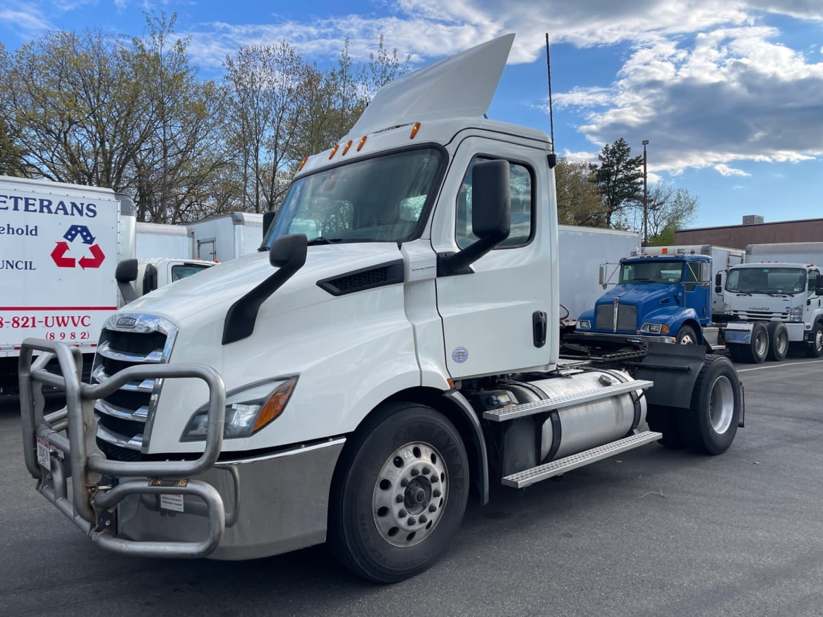 2019 Freightliner/Mercedes NEW CASCADIA 116 270105