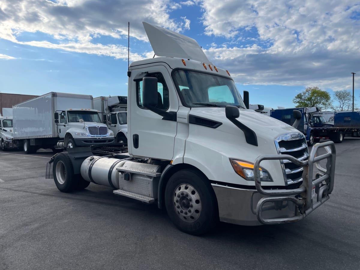 2019 Freightliner/Mercedes NEW CASCADIA 116 270105