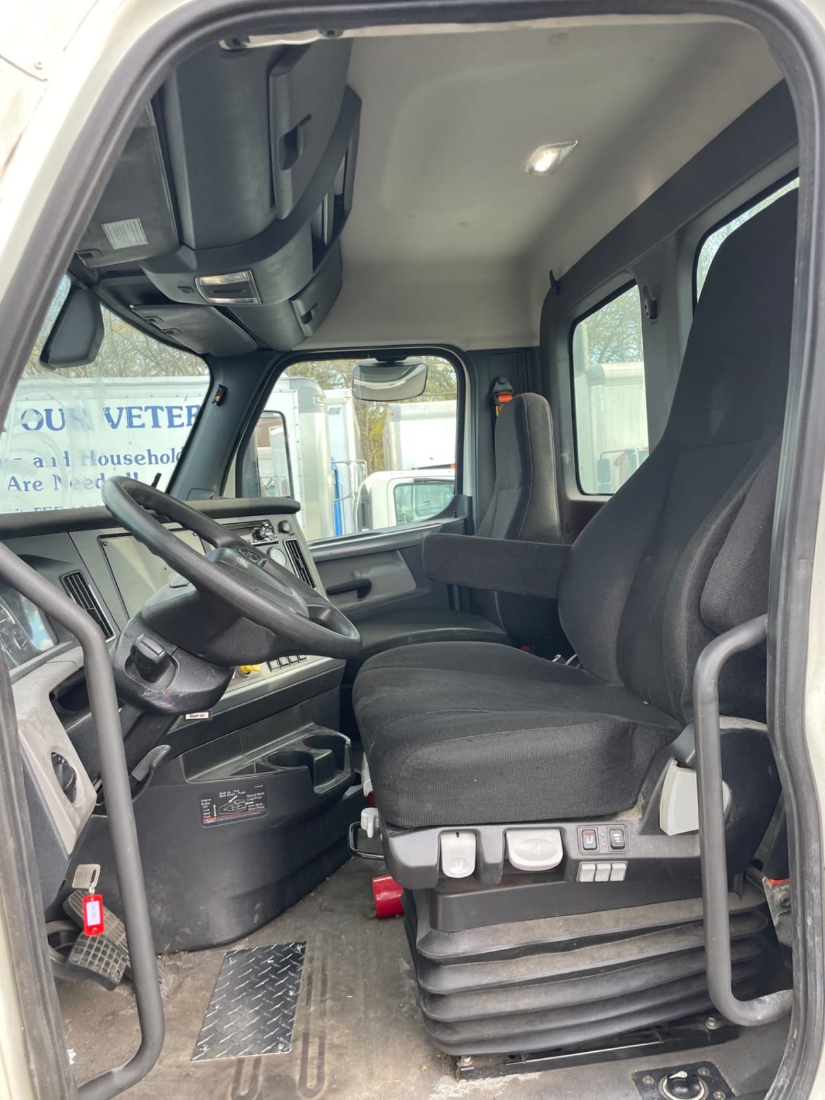 2019 Freightliner/Mercedes NEW CASCADIA 116 270105