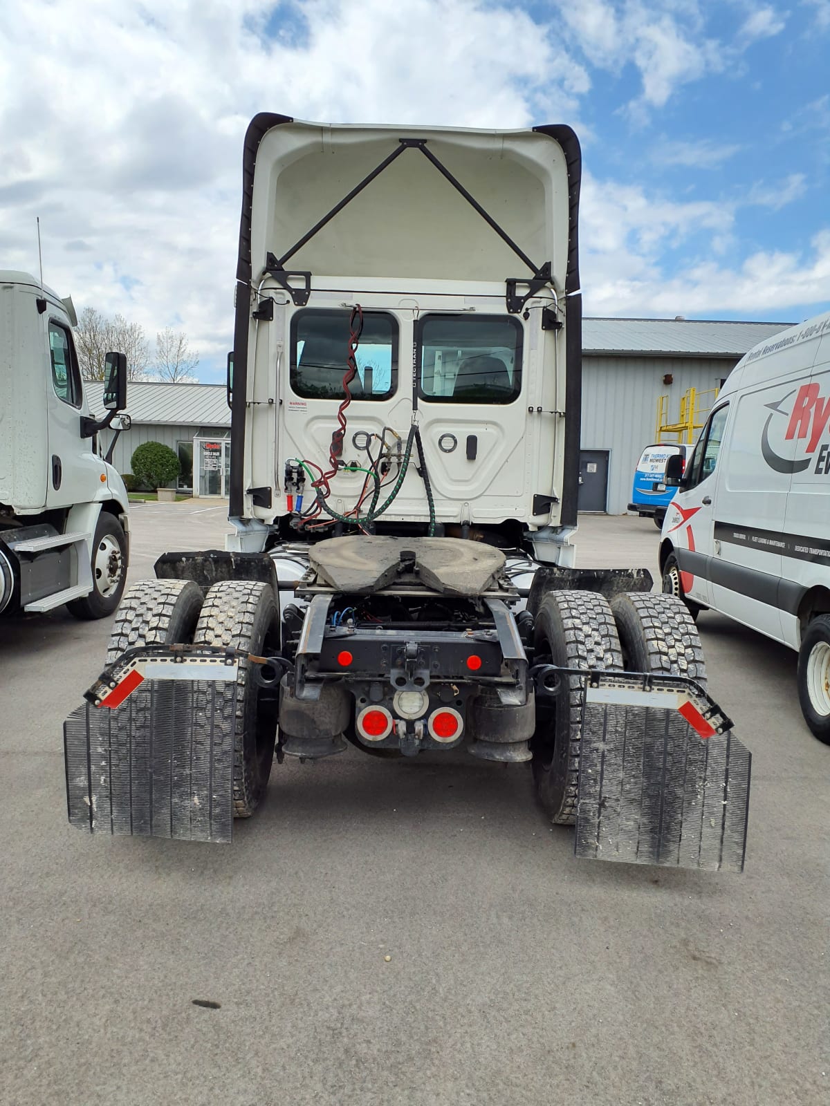 2019 Freightliner/Mercedes NEW CASCADIA 116 270107