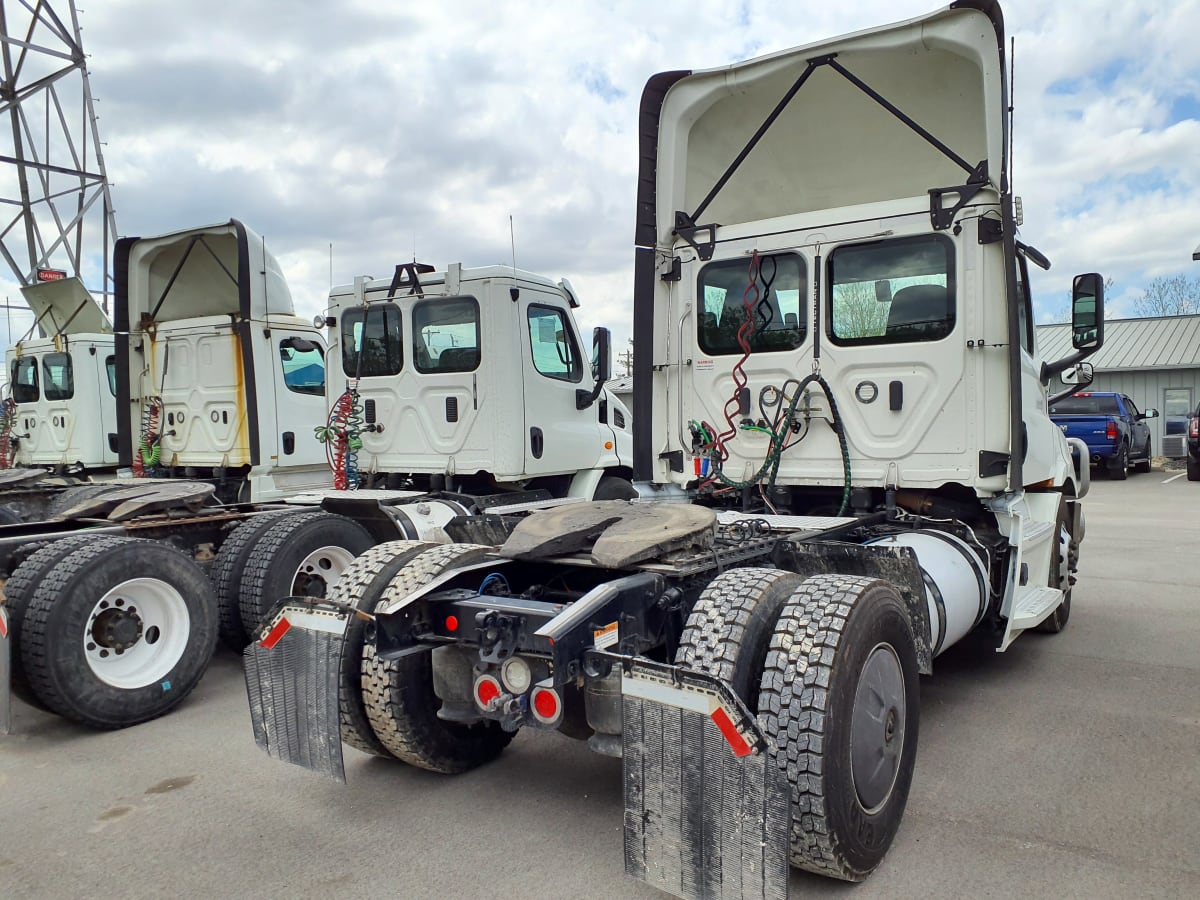 2019 Freightliner/Mercedes NEW CASCADIA 116 270107